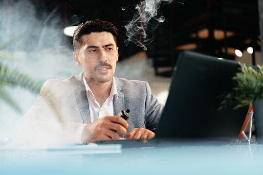 Essential electronic cigarette accessories for modern vapers and practical tips for đá gà trực tiếp c4 viewers