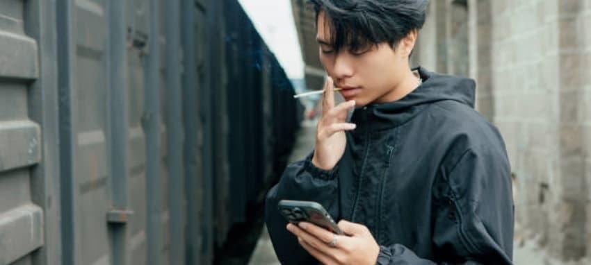 Market impact of uk e-cigarette regulation on papieros elektroniczny sales and consumer guidance for vapers