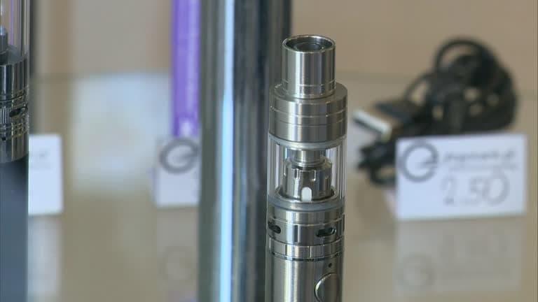 Disposable Vapes Buying Guide and battery e cig Comparison for Performance and Value